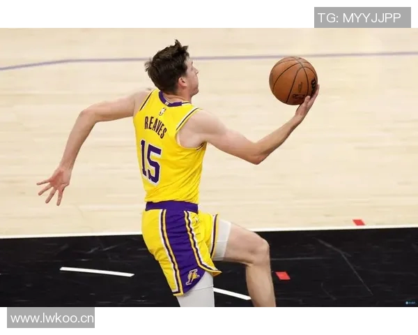 高效表现!叶戈尔杰明在比赛中6投4中斩获14分5篮板2助攻展现实力 高效表现!叶戈尔杰明在比赛中6投4中斩获14分5篮板2助攻展现实力