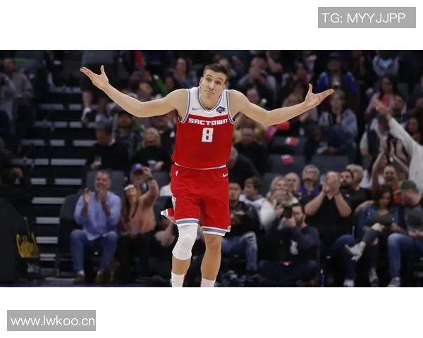 字母哥新赛季将密切关注雄鹿表现与联盟动态分析