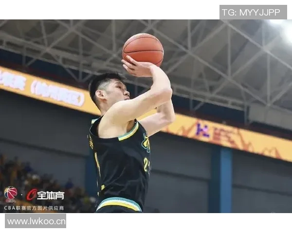 全运会小组赛胡金秋砍下33分6板四川男篮轻取中国香港队