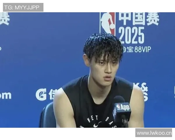 曾凡博回防失位被狄龙三分命中比赛局势瞬息万变