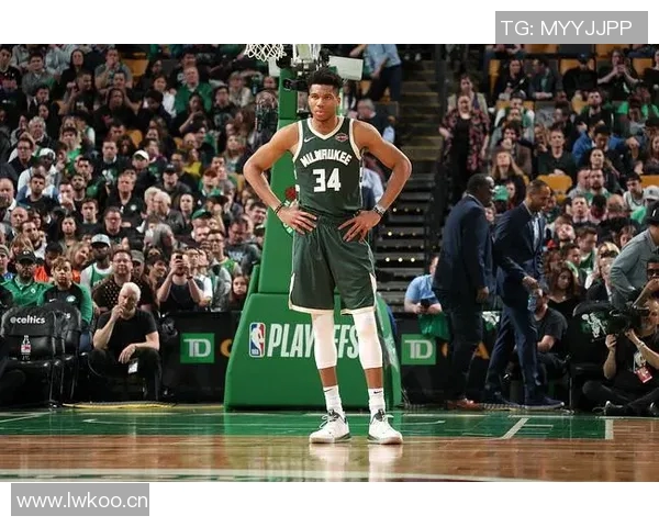 字母哥32分钟内表现出色却无力挽回局势贡献26分11板8助令人唏嘘