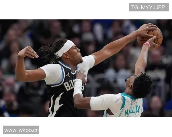 罗林斯火力全开11投8中三分球完美4投4中砍下25分助攻与抢断双双上双 罗林斯火力全开11投8中三分球完美4投4中砍下25分助攻与抢断双双上双