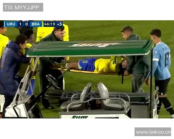 内马尔遭遇无接触拉伤痛苦倒地队医紧急救治后顽强回归赛场