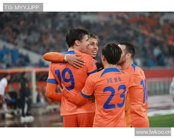 泰山队外援马德鲁加与泽卡共赏济南夜景尽显美丽风光