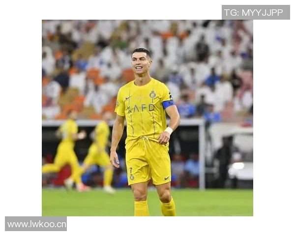 C罗传中意外反弹安吉洛破门胜利队在第30分钟成功扳平比分