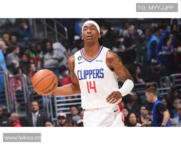 曼恩半场表现惊艳五投全中三分两中助球队取得领先