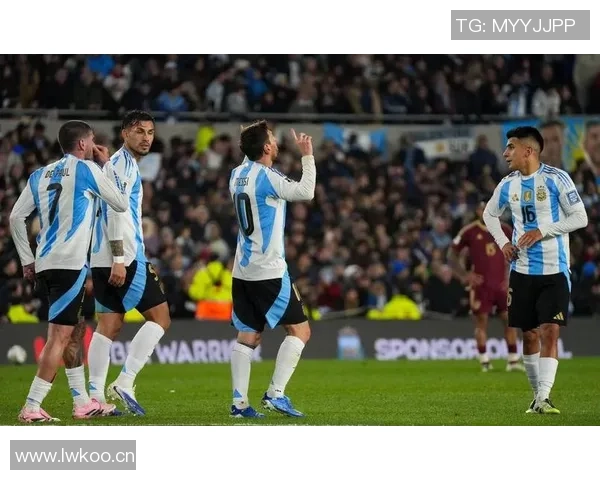 梅西中场精准长传助攻阿连德双响助球队取胜