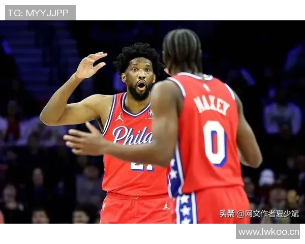 恩比德半场表现出色10投7中砍下19分助力球队进攻火力全开