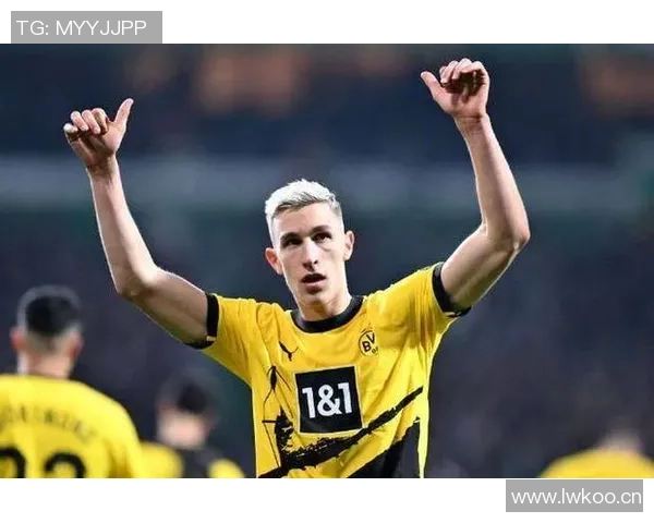 拜仁总监称施洛特贝克表现出色但对现有阵容充满信心 拜仁总监称施洛特贝克表现出色但对现有阵容充满信心